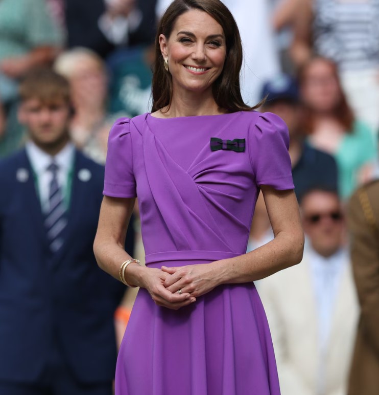 Kate Middleton Reaches