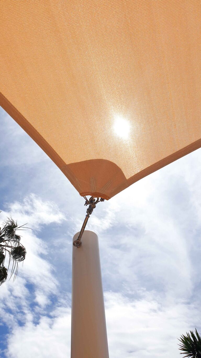 ¿Buscas Sombra con Estilo? Descubre la Magia de las Velas Tensadas