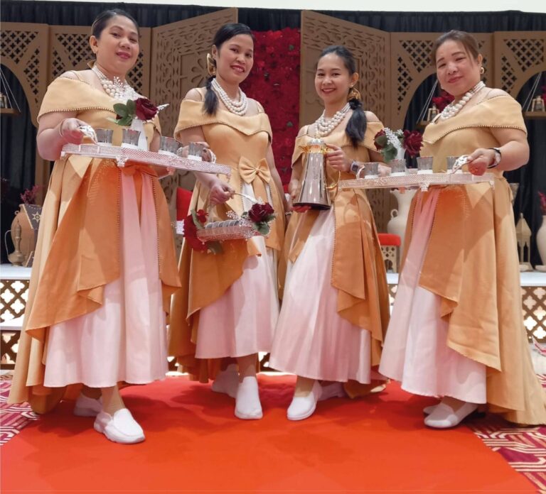 رحلة فريدة مع خدمة القهوة العربية في الإمارات