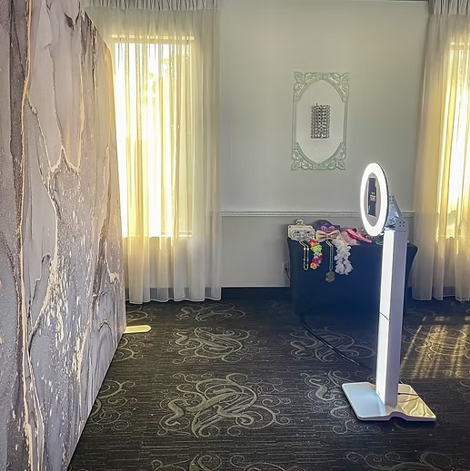 Sound, Sign, and Smile: A Fresh Take on Event Keepsakes in Laval